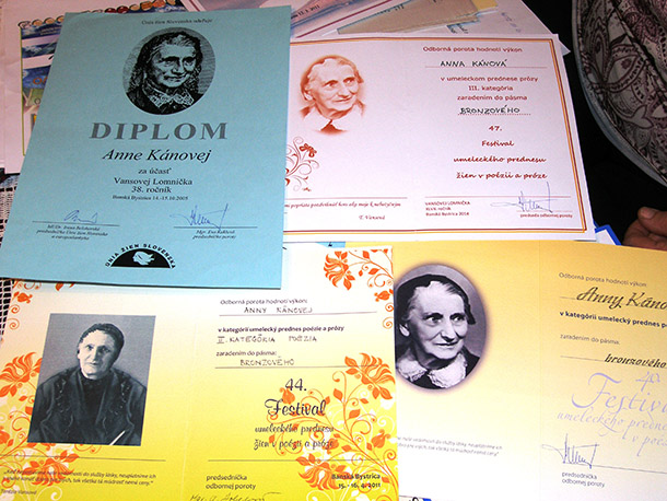 zbierka“ diplomov za prvé, druhé miesta vo Vansovej Lomničke